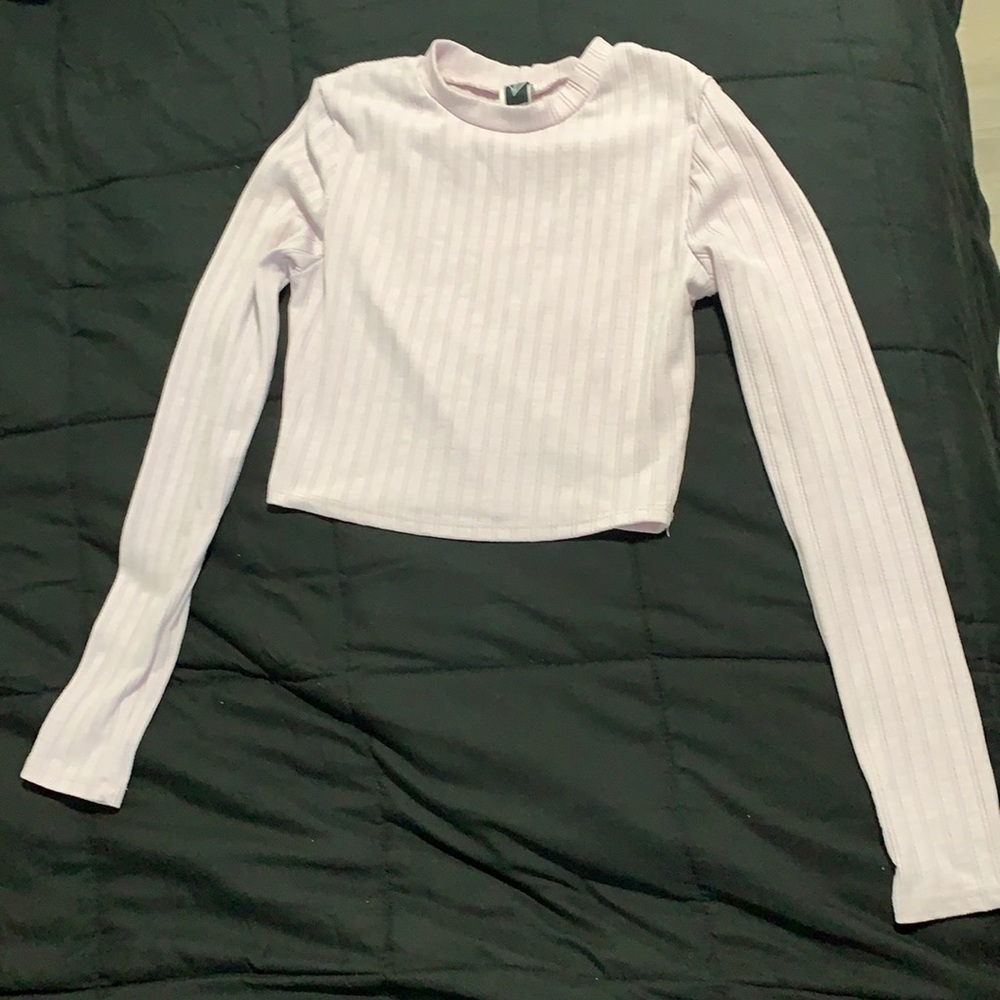 Long sleeve lavender Windsor crop top